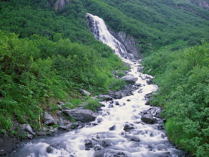Krajobrazy - Seasonal Waterfall, Chugach Mountains, Alaska.jpg