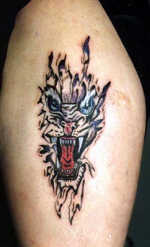 21 - TATTOO3.JPG