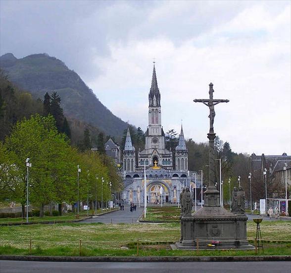 Kościoły - Lourdes.jpg