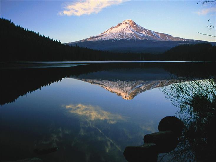 Krajobrazy różne - Mount-Hood-from-Trillium-Lake_-Oregon.jpg