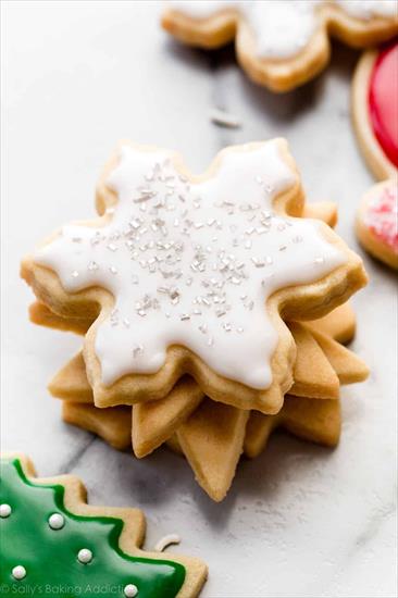 Świąteczne słodkości - decorated-christmas-snowflake-sugar-cookies.jpg